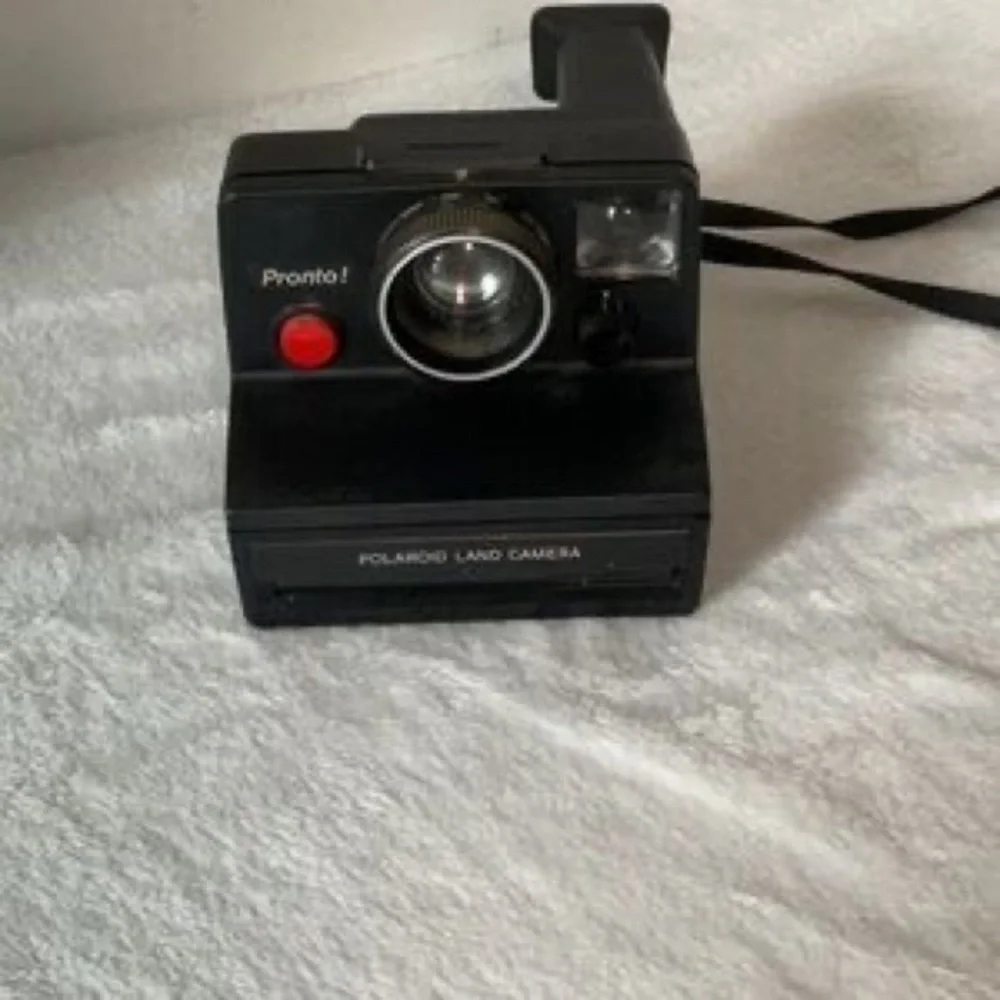 Polaroid Pronto Instant Land Camera - Black with Red Shutter Button